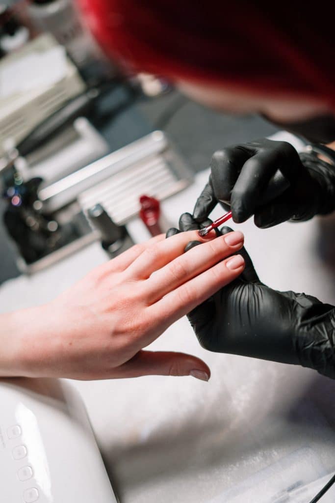 Farblack für UV Gel Nägel auftragen