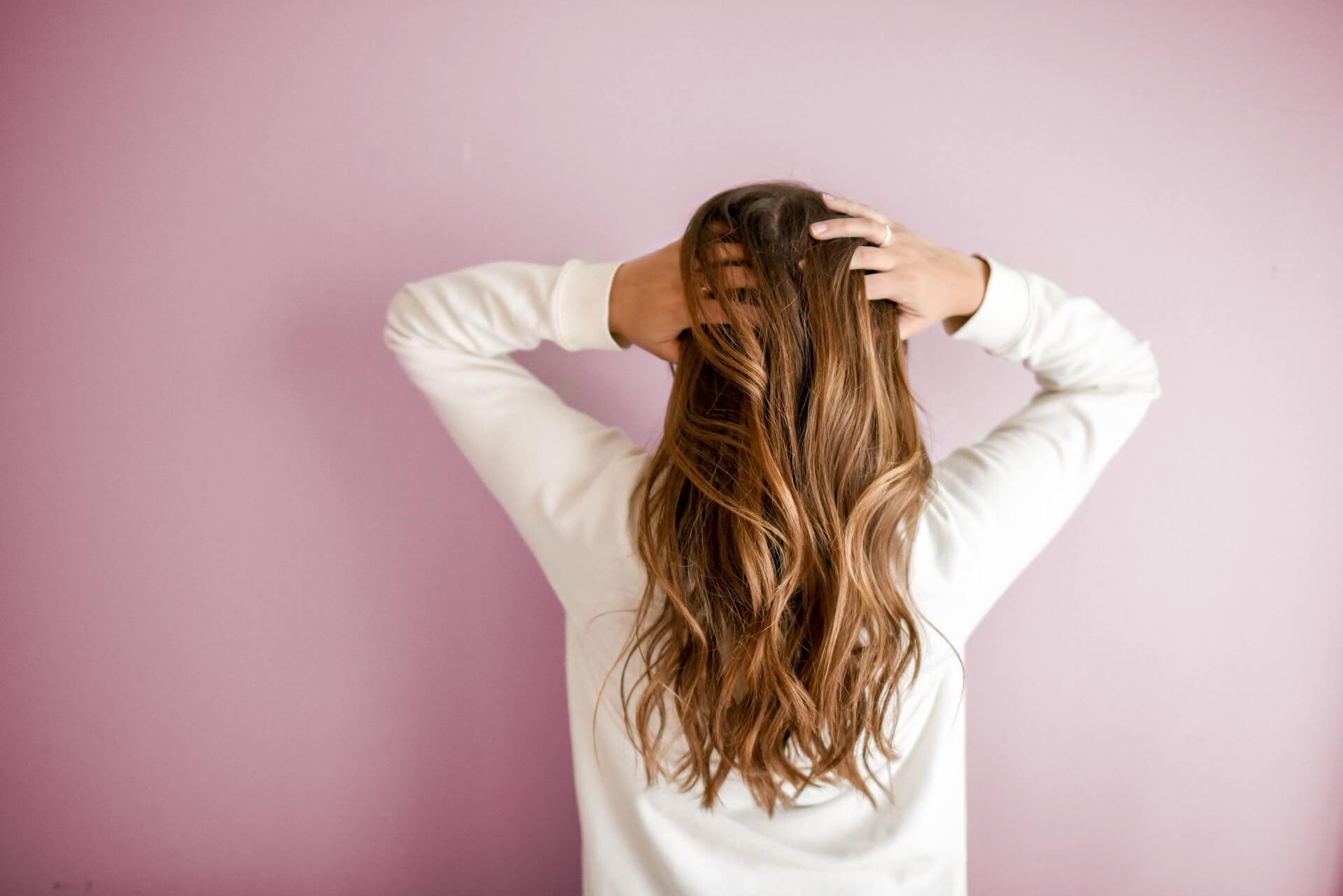 Mit der richtigen Pflege und einem guten Umgang kann jeder Gesunde Haare bekommen. Beachten unsere Tipps für die Pflege der Haare Mit diesen Tricks bekommen Sie Gesunde Haare