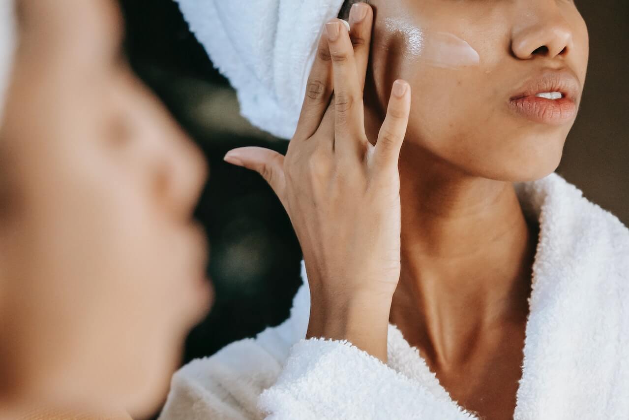 Im Sommer braucht die Haut ein leichtes Make-Up