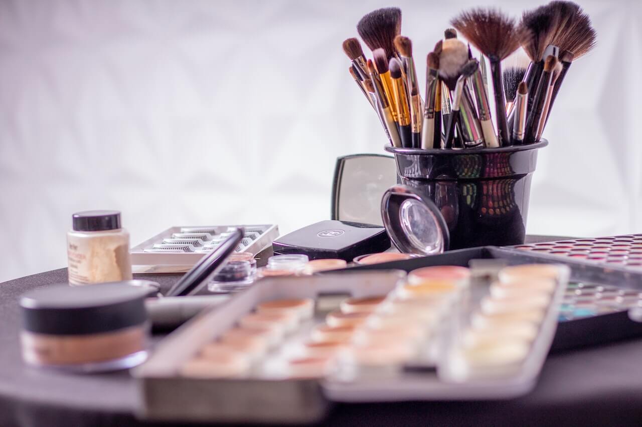 Frühlings Make-Up frisch und Farbenfroh muss es sein